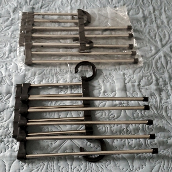 NWT Multi Layer Hanger